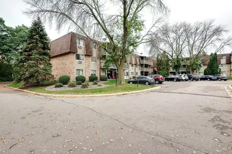 2011 E 122nd St #D21, Burnsville, MN 55337