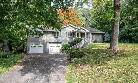 16318 Pine St, Minnetonka, MN 55345