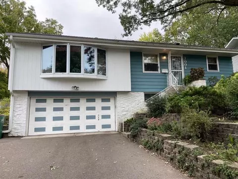 7001 Hill Pl N, Crystal, MN 55427