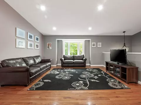 3889 Princeton Trl, Eagan, MN 55123 photo 5