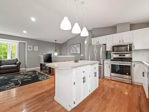 3889 Princeton Trl, Eagan, MN 55123 photo 11