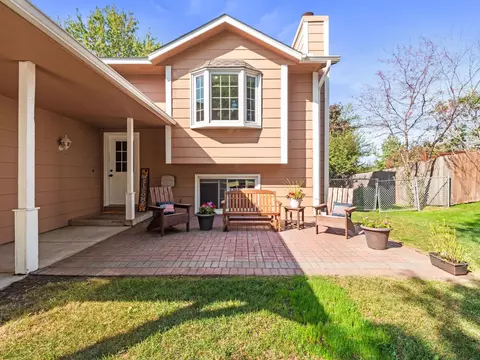3889 Princeton Trl, Eagan, MN 55123 photo 2