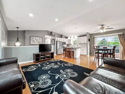 3889 Princeton Trl, Eagan, MN 55123 photo 3