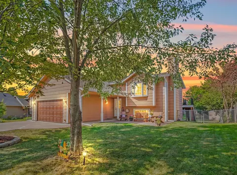 3889 Princeton Trl, Eagan, MN 55123 photo 36