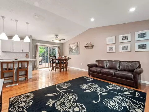3889 Princeton Trl, Eagan, MN 55123 photo 4
