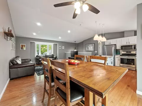 3889 Princeton Trl, Eagan, MN 55123 photo 7