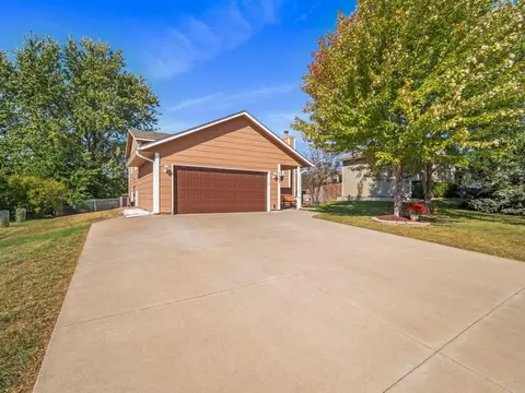 3889 Princeton Trl, Eagan, MN 55123 photo 31