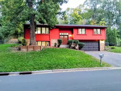 1520 Mccarthy Rd, Eagan, MN 55121