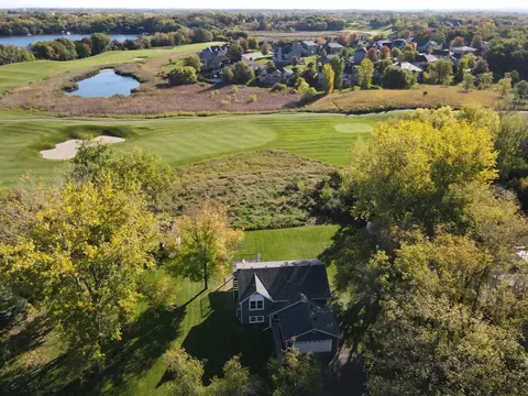 9597 Lakeview Ln, Chaska, MN 55318