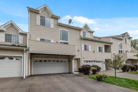 17645 Hackberry Ct #106B, Eden Prairie, MN 55347