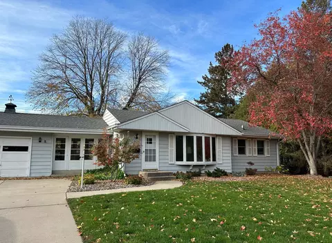 8422 Columbus Ave S, Bloomington, MN 55420