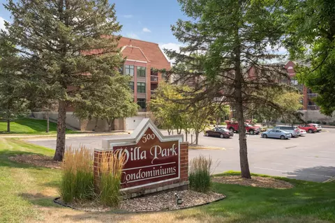 500 County Road B W #310, Roseville, MN 55113