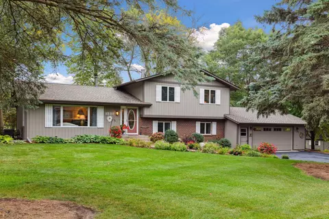 1281 Quinlan Ave S, Lake Saint Croix Beach, MN 55043