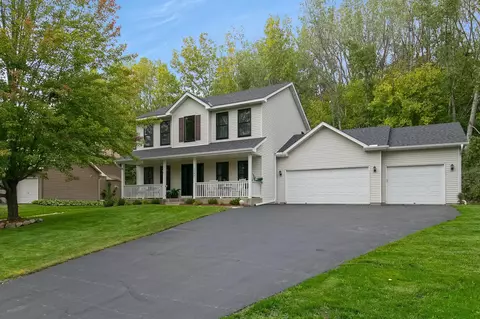 1080 Falls Curv, Chaska, MN 55318