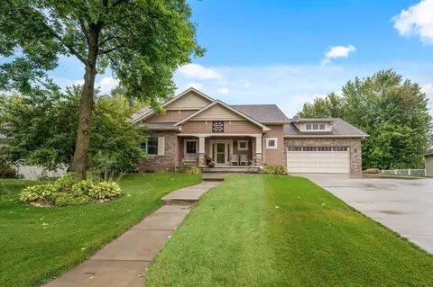 13460 Pineview Ct, Dayton, MN 55327