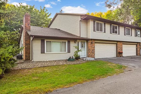 1813 Knox Dr, Burnsville, MN 55337