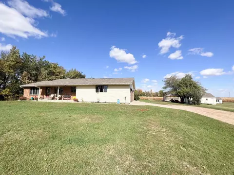 27634 200th St, Reading, MN 56165 photo 2