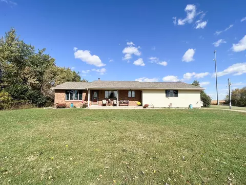 27634 200th St, Reading, MN 56165