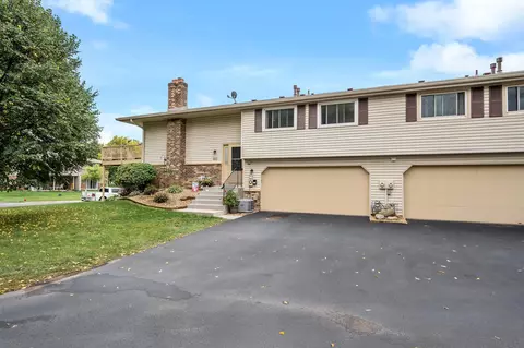 1004 E 145th St, Burnsville, MN 55337