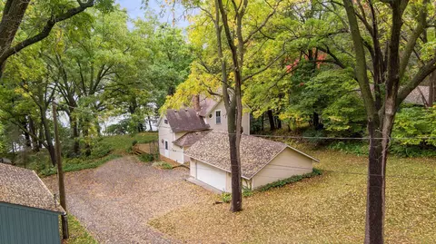 328 Mccarrons Blvd N, Roseville, MN 55113