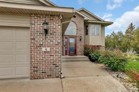 4 Sun Cir, Saint Cloud, MN 56301 photo 2