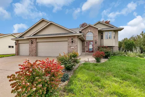 4 Sun Cir, Saint Cloud, MN 56301