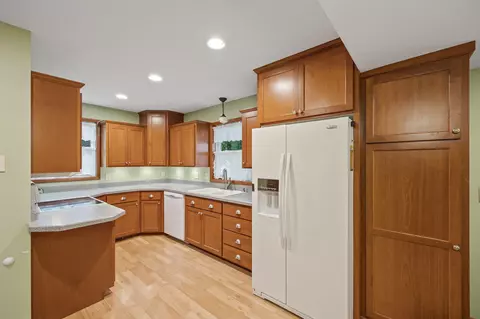 210 3rd Ave SW, Faribault, MN 55021 photo 4