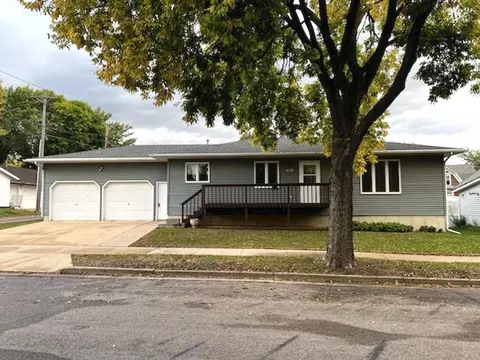 610 10th St N, New Ulm, MN 56073