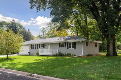 413 Lehigh Ave, North Mankato, MN 56003