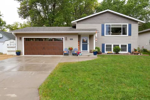 416 12th St SE, Waseca, MN 56093