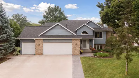 2901 Valento Ln, Little Canada, MN 55117