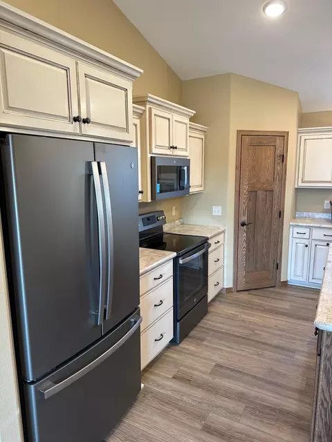 1678 Hurst Castle Rd, Saint Cloud, MN 56303 photo 2