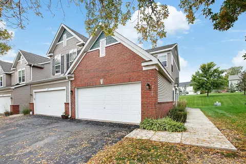 2790 Spy Glass Dr, Chaska, MN 55318