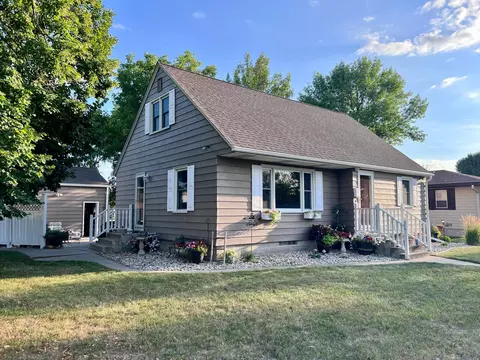1805 Denfield Dr, Benson, MN 56215