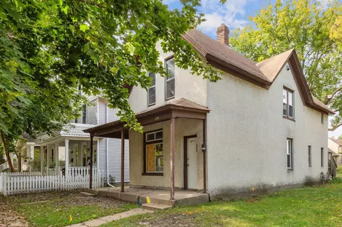 1039 Victoria St N, Saint Paul, MN 55103
