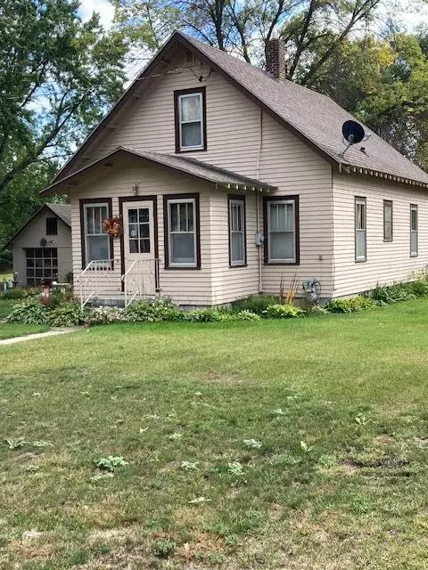 209 W 1st St, Starbuck, MN 56381
