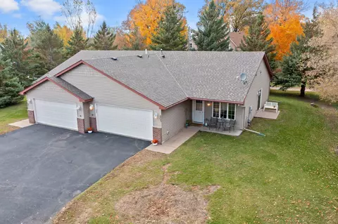 809 Shady Ridge Ln, Braham, MN 55006
