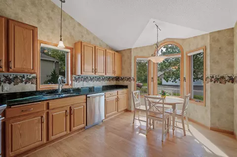 4449 Lakeshore Ter, Eagan, MN 55122 photo 14