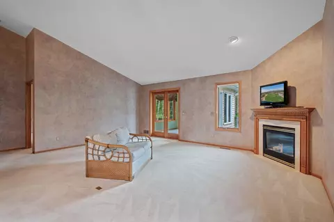 4449 Lakeshore Ter, Eagan, MN 55122 photo 8