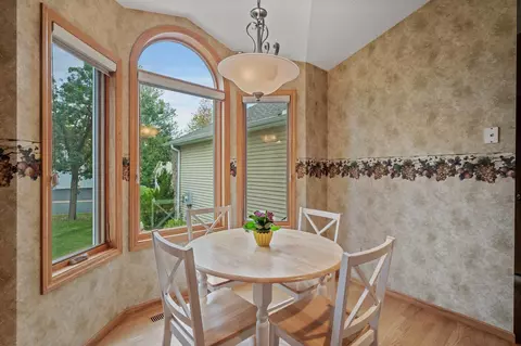4449 Lakeshore Ter, Eagan, MN 55122 photo 12