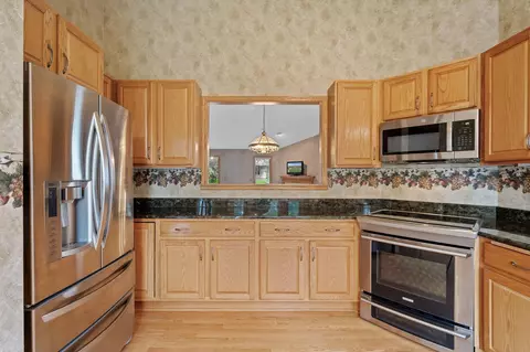 4449 Lakeshore Ter, Eagan, MN 55122 photo 17