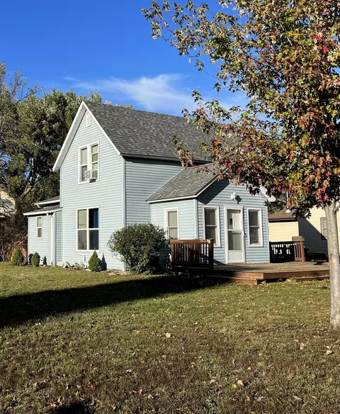 552 15th St, Windom, MN 56101