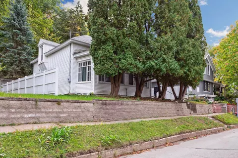 123 W 8th St, Red Wing, MN 55066