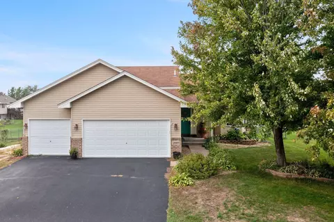 2085 Bridgewater Blvd S, Cambridge, MN 55008