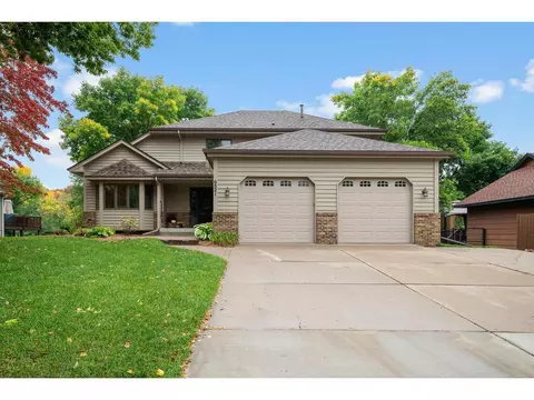 6821 Timber Crest Dr, Maple Grove, MN 55311