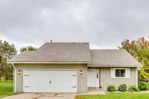1344 Willow Wood Dr SE, Cambridge, MN 55008