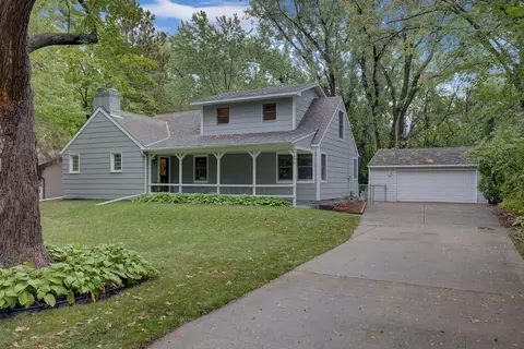7979 Eastwood Rd, Mounds View, MN 55112