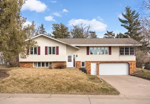 3933 Shamrock Dr NE, Saint Anthony, MN 55421