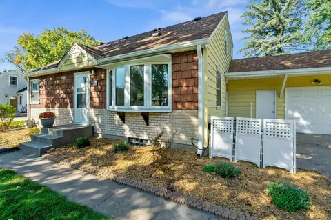 761 Lovell Ave, Roseville, MN 55113
