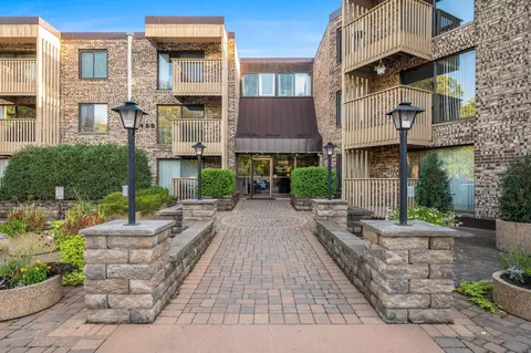 9400 Old Cedar Ave S #140, Bloomington, MN 55425
